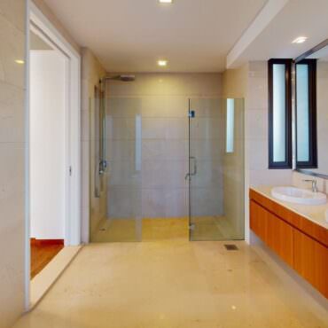 166-Ocean-Dr-Bathroom