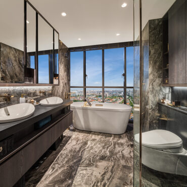 LIV_MB Showflat Master Bathroom